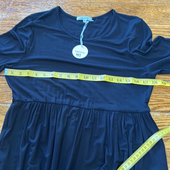 Bellatrix black maxi dress. Long sleeves with side pockets. New w/Tag. Size 1X - Picture 5 of 12